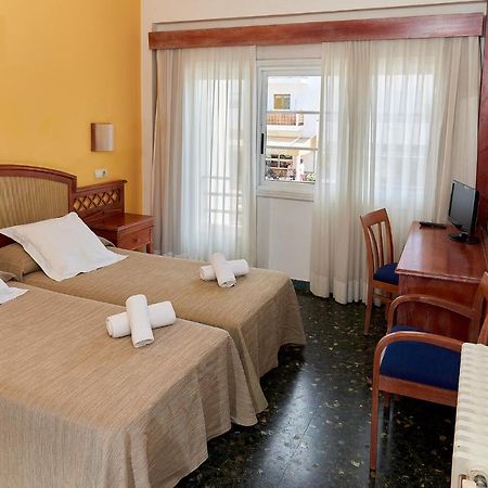 Hotel Hostal Illes Pitiueses Sant Ferran de Ses Roques Zewnętrze zdjęcie